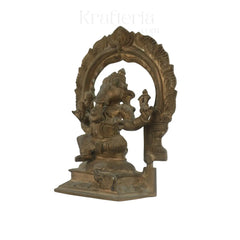 Panchaloha Vinayaka with Prabhavali – Antique Look Panchaloha