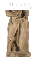 A Touch of Reverence - Ornamenting the Feet in Silence