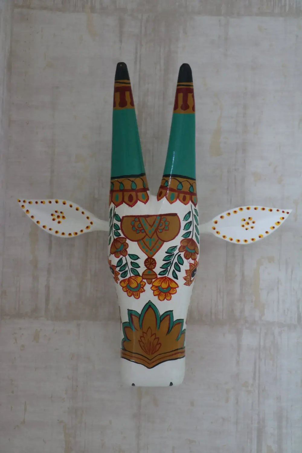 Colorful Wooden Cow Faces Wall Art – Handcrafted Home Accent Wooden Decorative