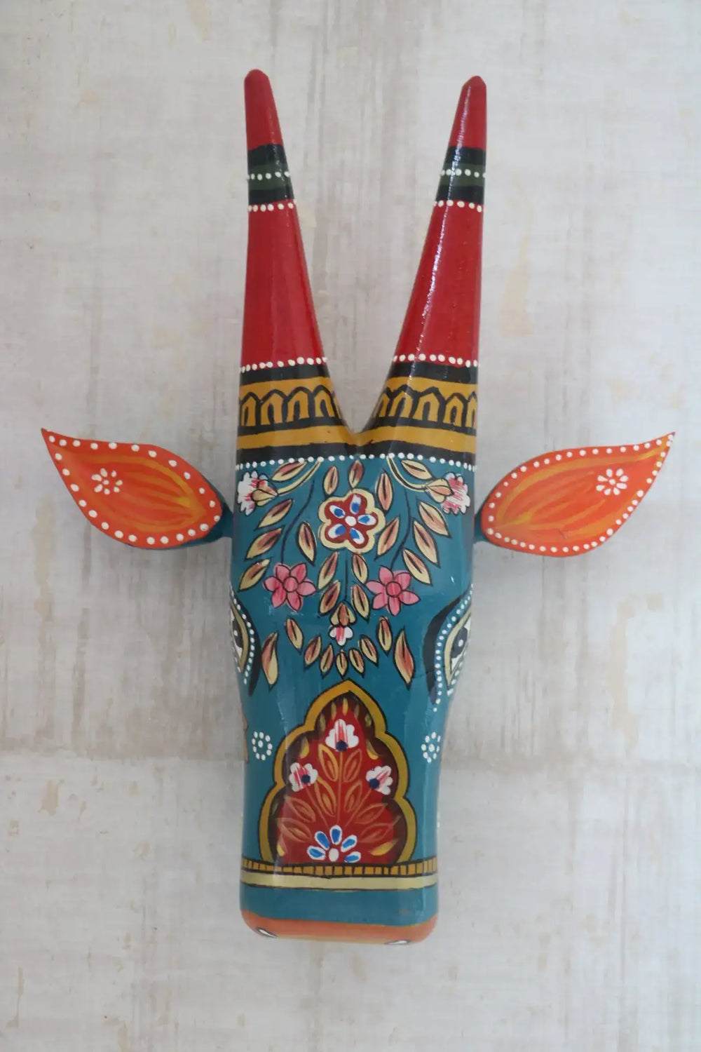 Colorful Wooden Cow Faces Wall Art – Handcrafted Home Accent Wooden Decorative