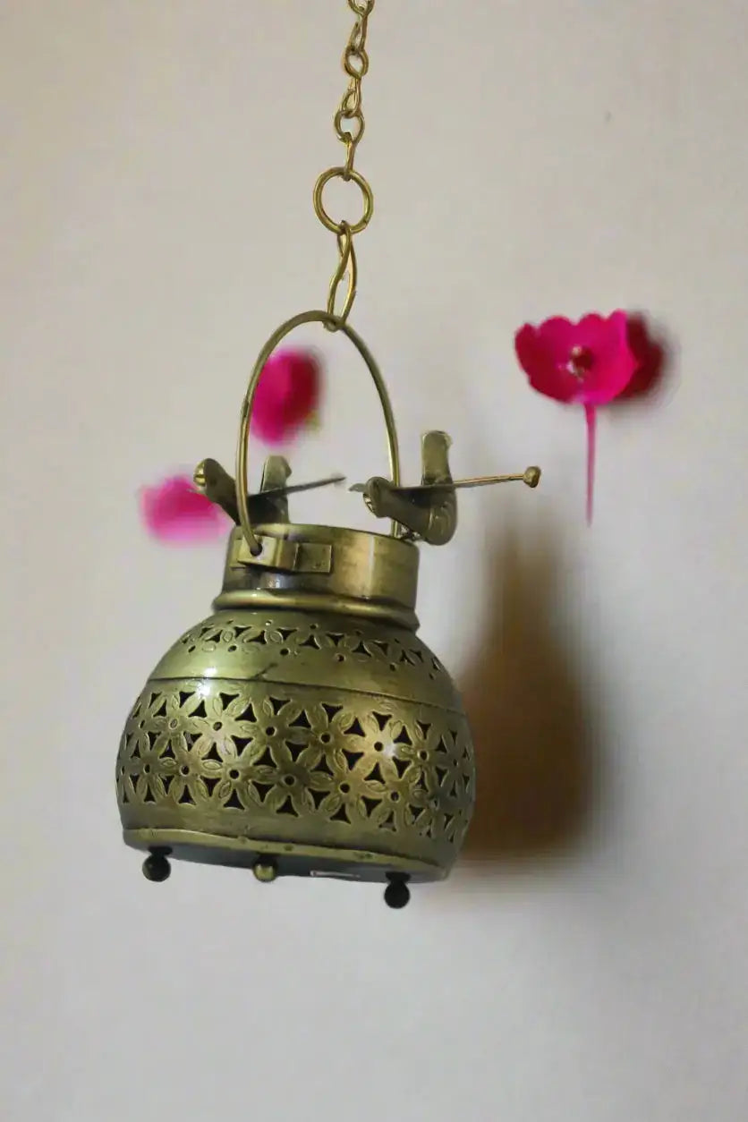 Antique Golden Iron Two Birds Candle Holder – Elegant Home Decor Accessories