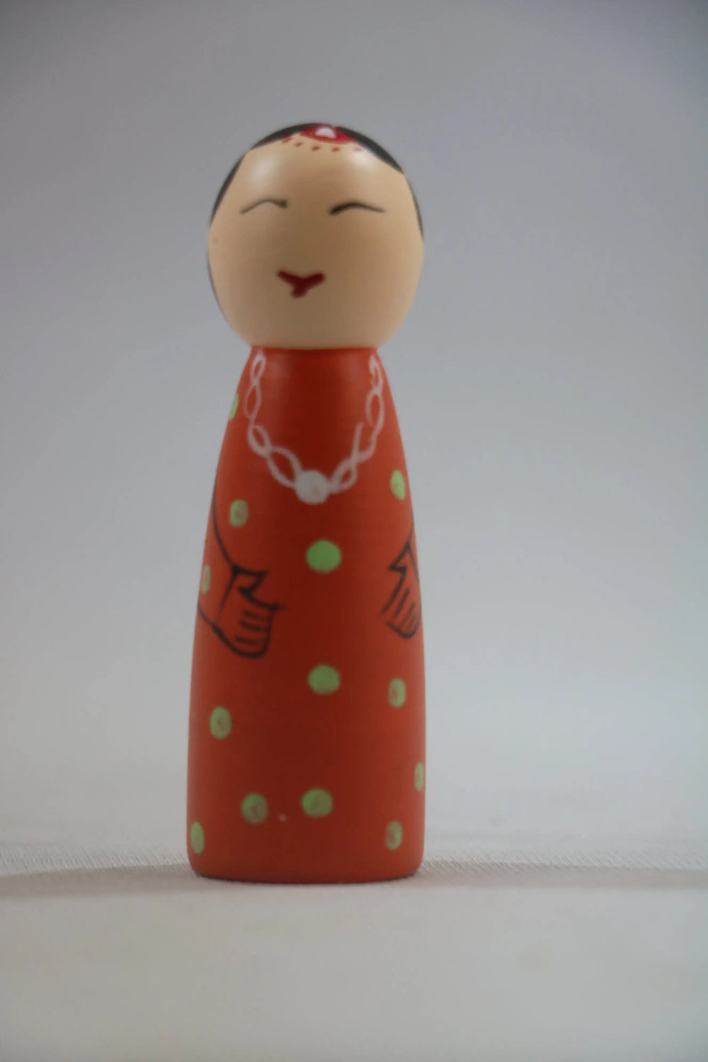Wooden Girl Peg Doll – Handmade with Non-Toxic Paint Wooden Lacquerware&toys