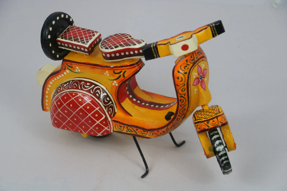 Hand-Painted Scooter Bike Showpiece – GI Tagged Craft from Varanasi Wooden Lacquerware