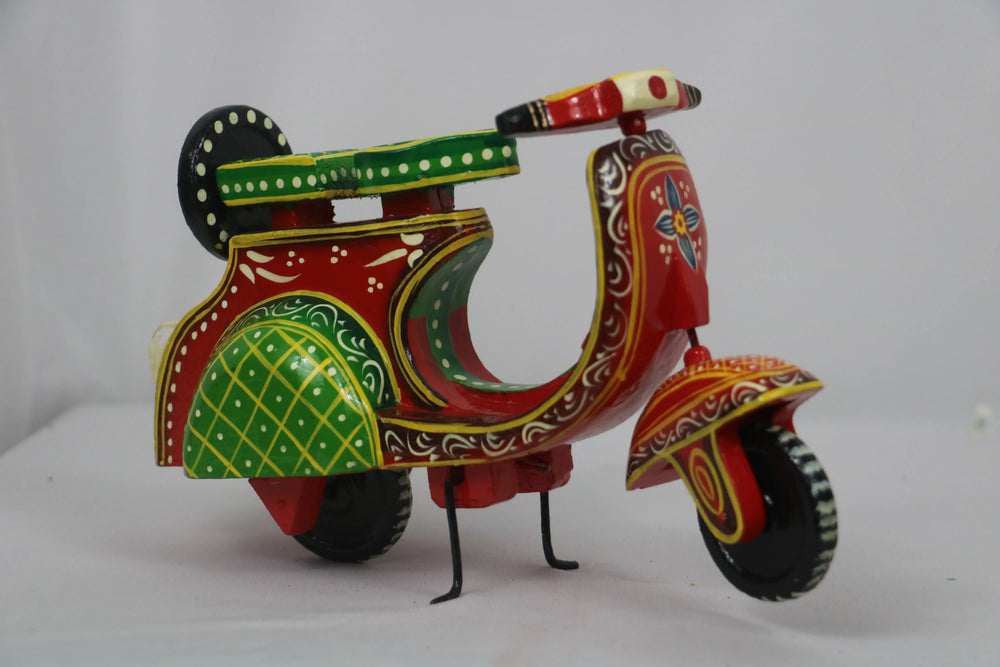 Hand-Painted Scooter Bike Showpiece – GI Tagged Craft from Varanasi Wooden Lacquerware
