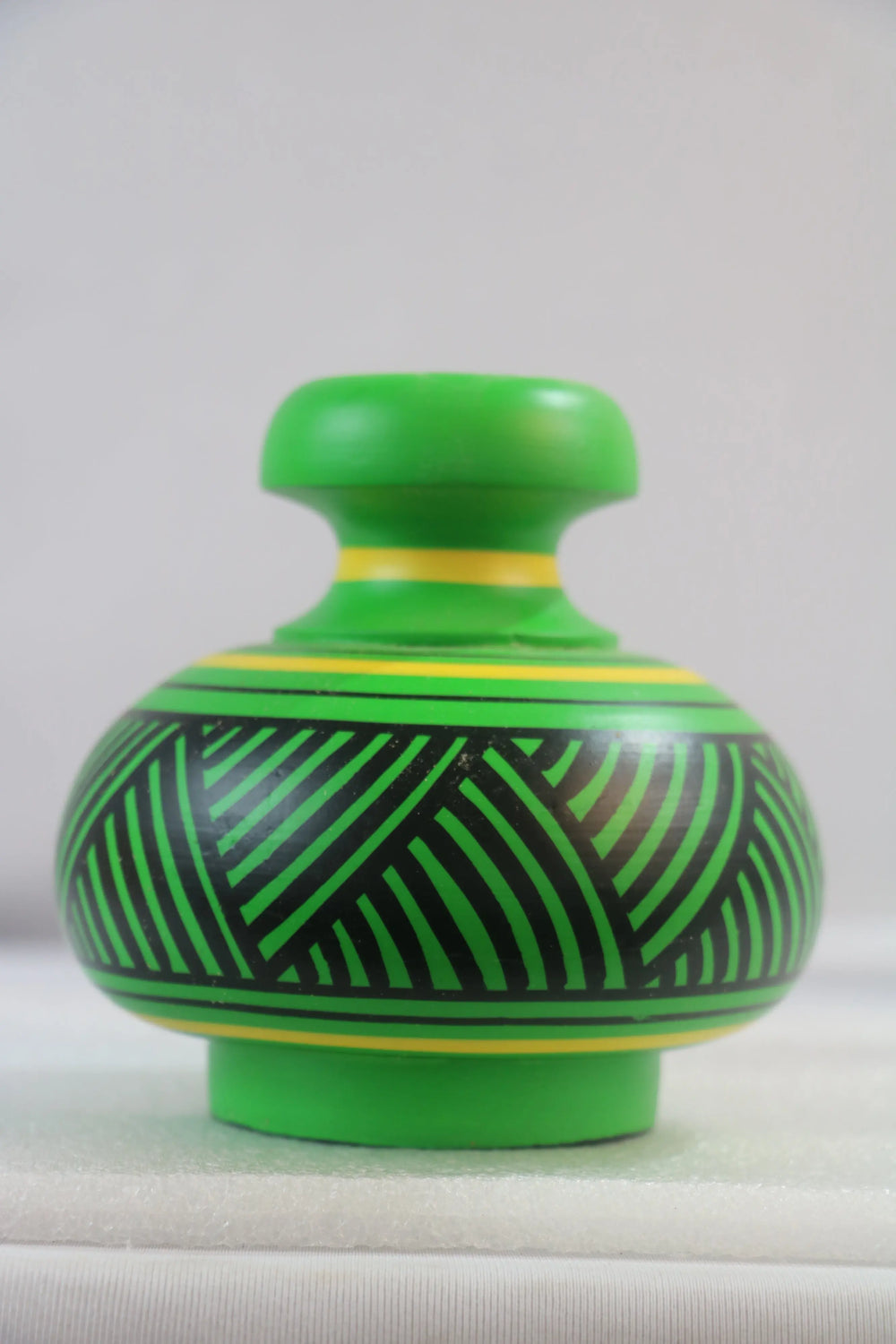 Handcrafted Flower Vase – Non-Toxic Color Finish BHARAT HANDICRAFTS