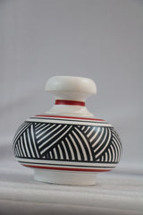 Handcrafted Flower Vase – Non-Toxic Color Finish