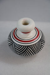 Handcrafted Flower Vase – Non-Toxic Color Finish