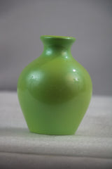 Handcrafted Flower Vase – Glossy Color, Perfect for Any Room