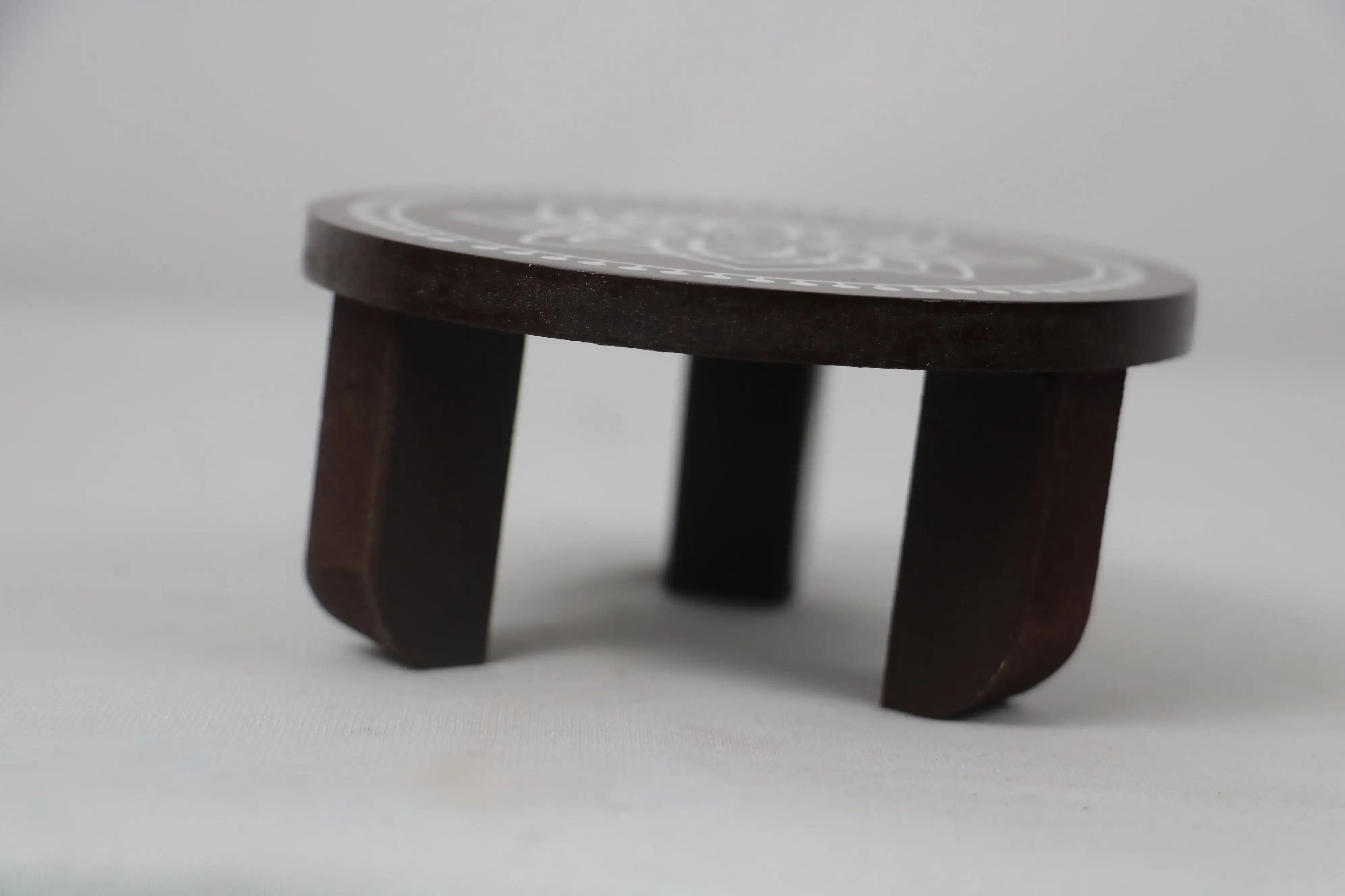 Channapatna Wooden Pooja Stand – Handcrafted & Hand-Painted Design SRI_SURYADAYA_CHENNAPATNAM