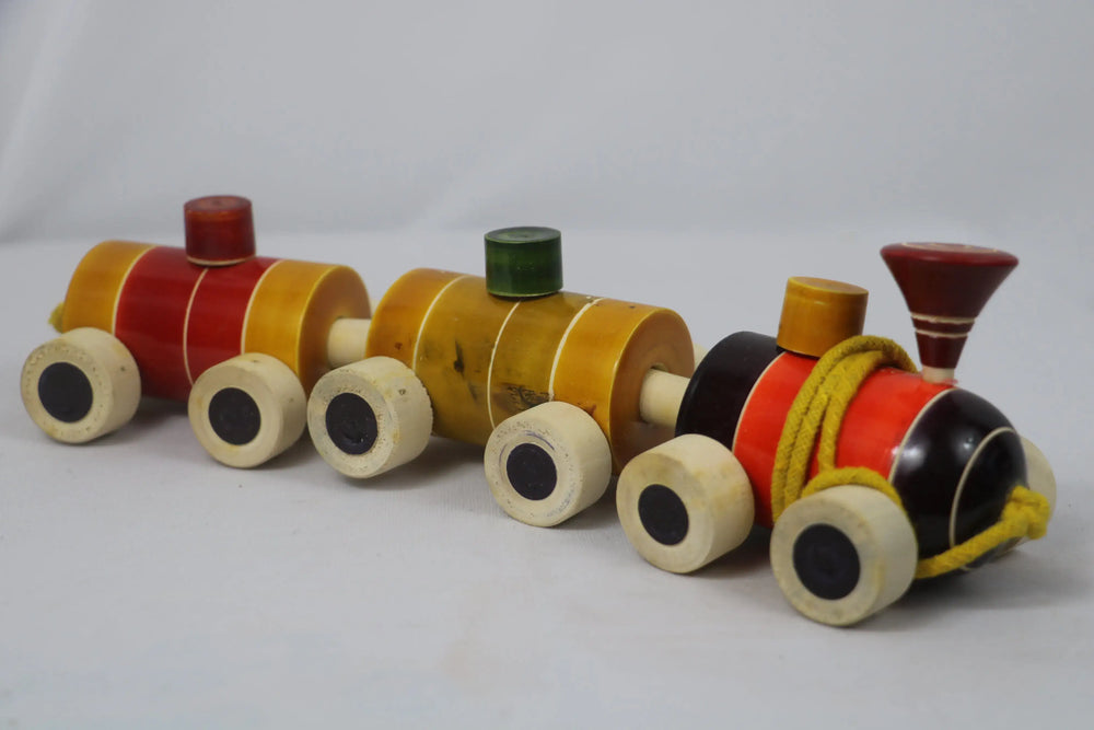 Channapatna Wooden Toy Train – Classic Handmade Kids’ Toy SRI_SURYADAYA_CHENNAPATNAM