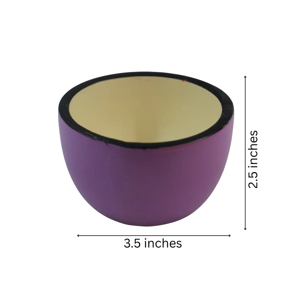 Sustainable plain wooden bowls with non-toxic treatment