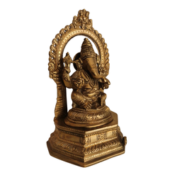Handcrafted Brass Ganesha Idol with Prabhavali – Traditional Lord Ganesha Altar Statue   Brass Artwork