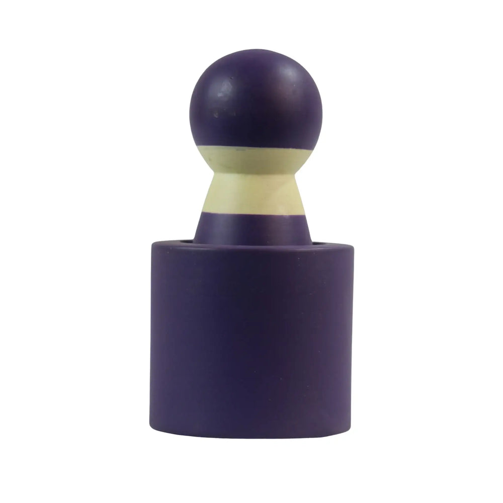 Child-safe crushing toy made with eco-friendly paint