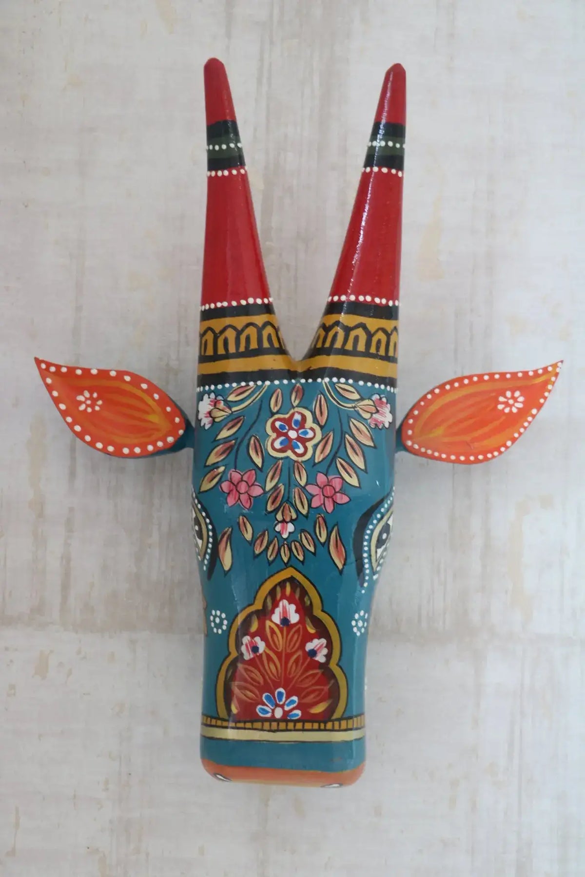 Colorful Wooden Cow Faces Wall Art – Handcrafted Home Accent   Wooden Decorative