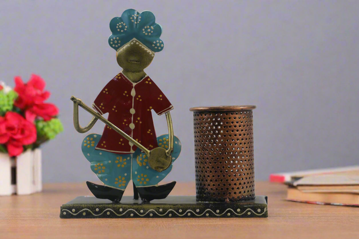 Iron Hand Painted Musician Pen Stand