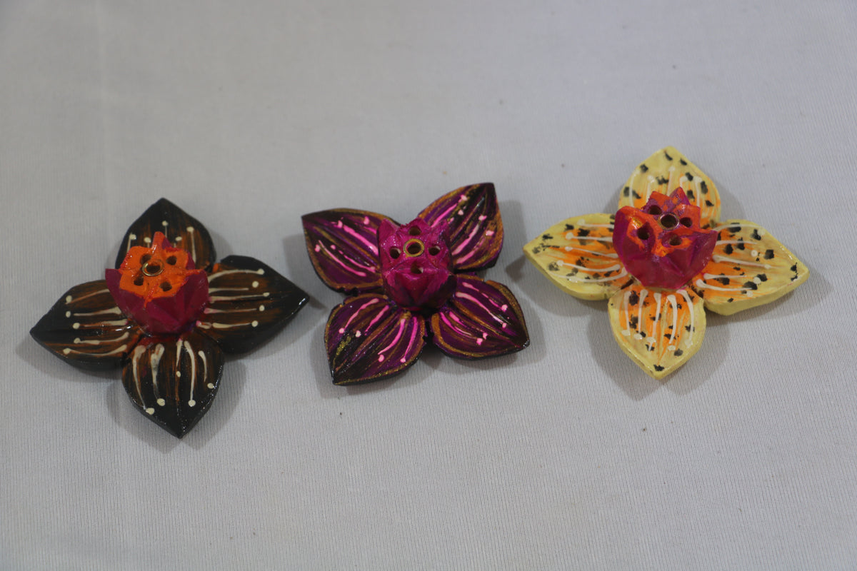 Hand-Painted Wooden Flower Agarbatti Stand – Elegant Incense Holder