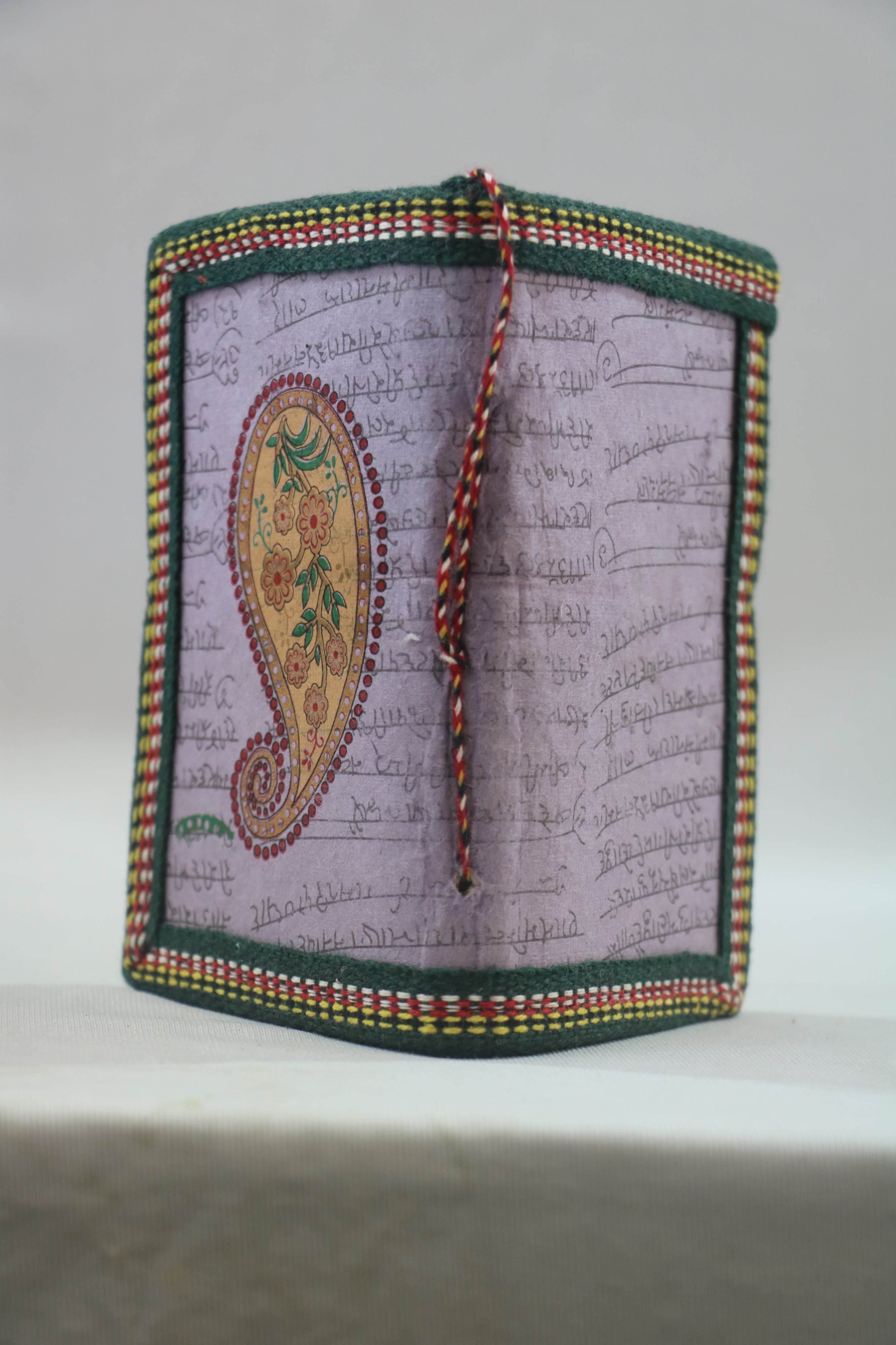 Handcrafted Leather Diary – Durable & Stylish Writing Journal"
