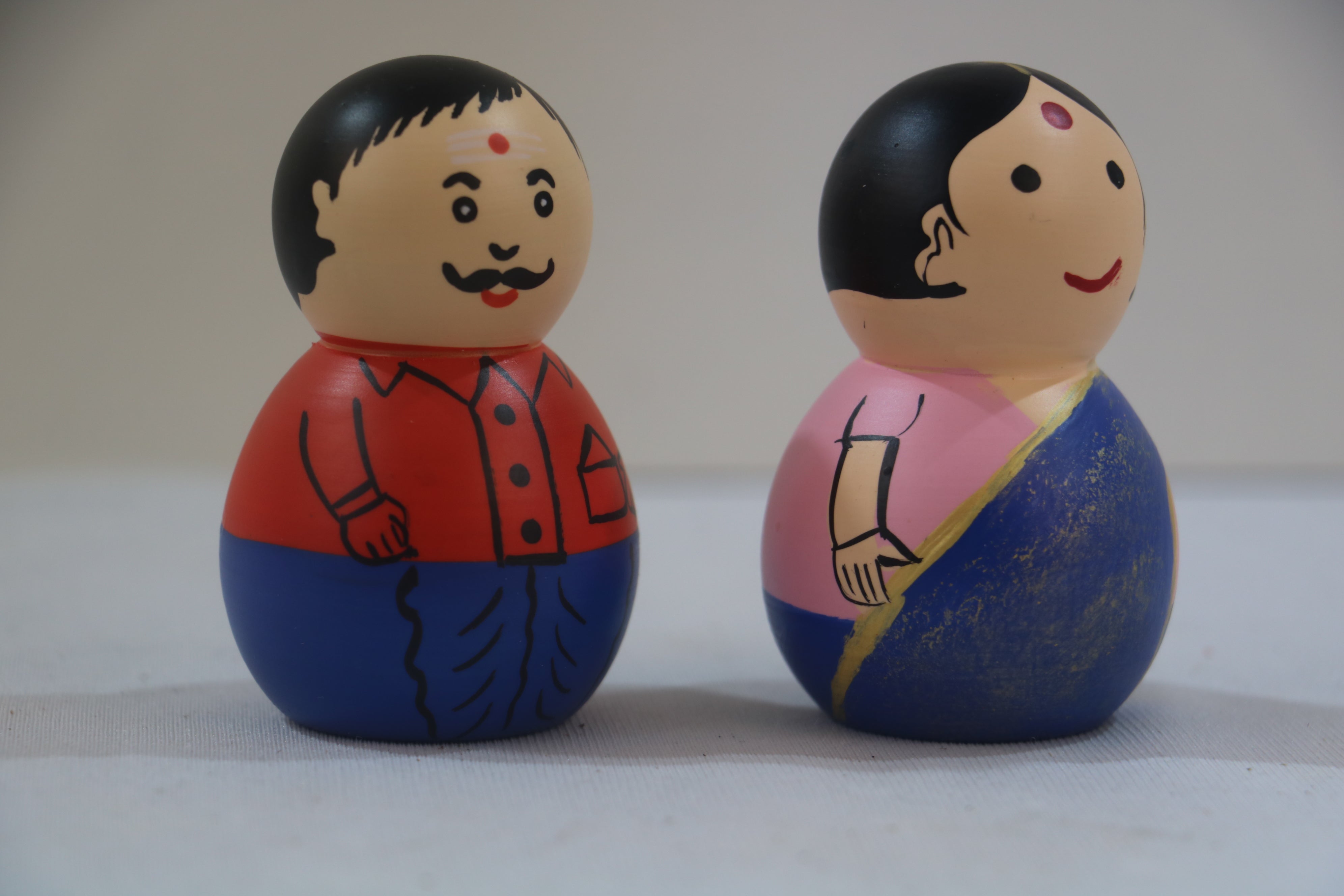 Traditional Couple Dolls in Non-Toxic Green – Perfect Cultural Decor