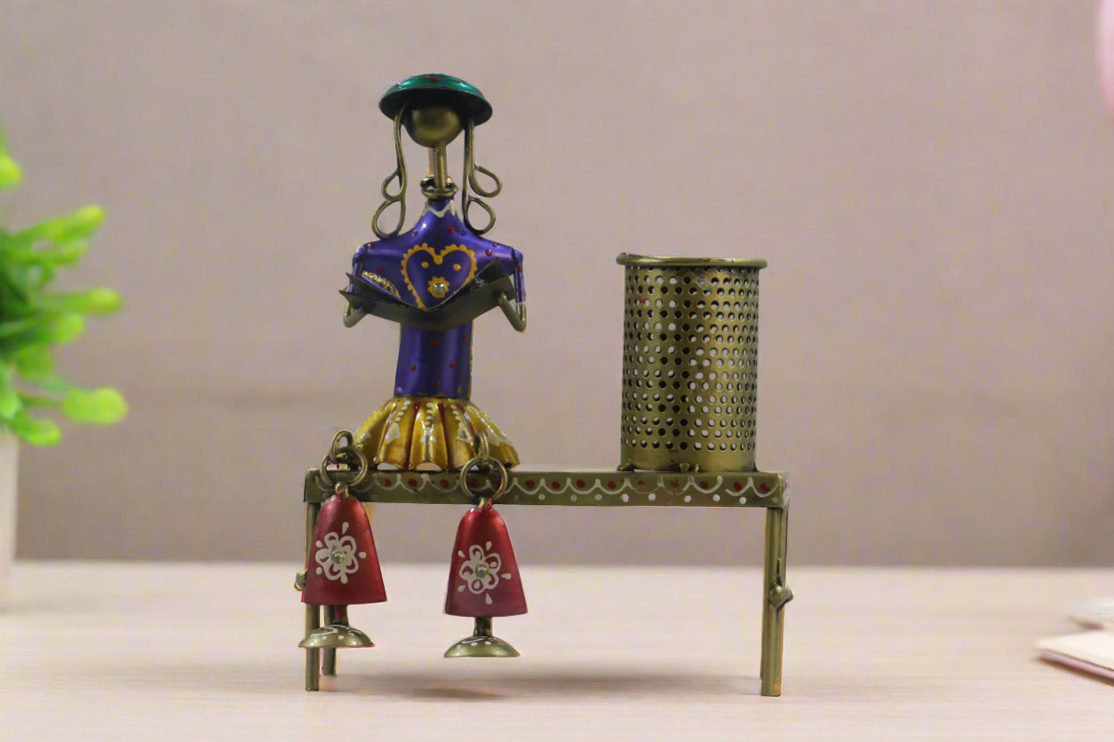 Iron Hand Painted Musician Pen Stand