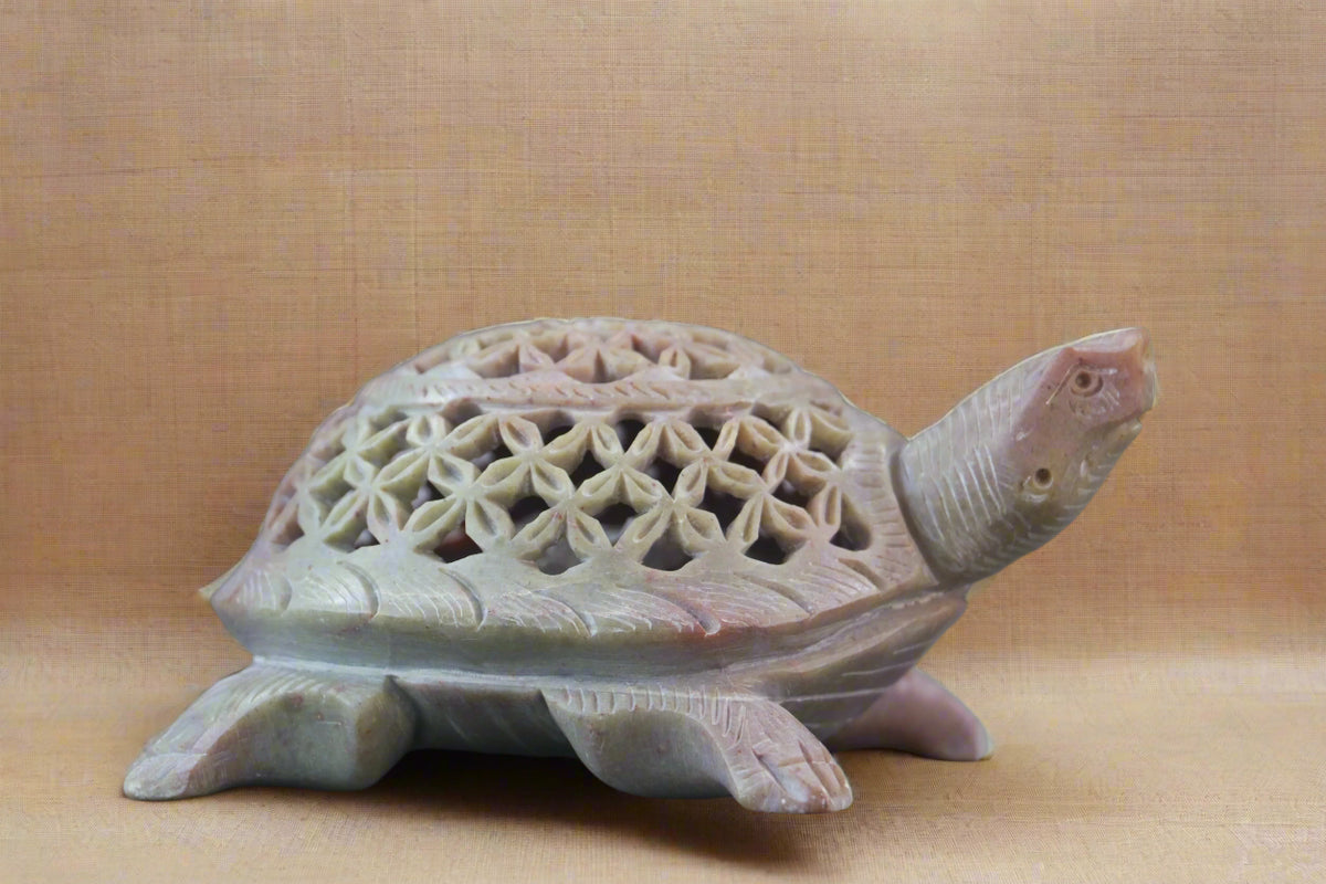 Tortoise Figurine in Jali Art – Exquisite Varanasi Handicraft Décor