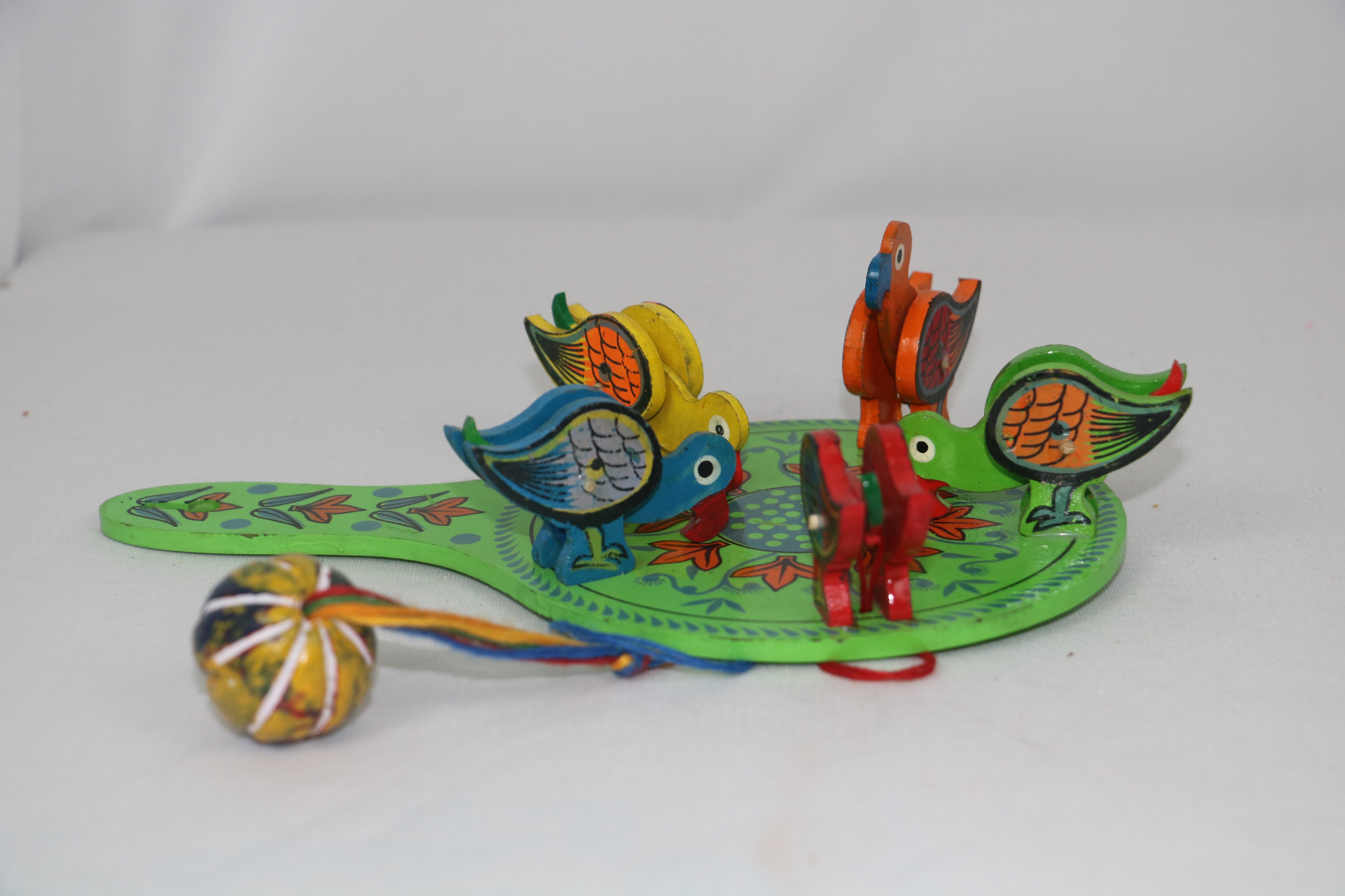 Wooden Grazing Birds Toy – Parrot Motion Toy for Children’s Learning & Fun
