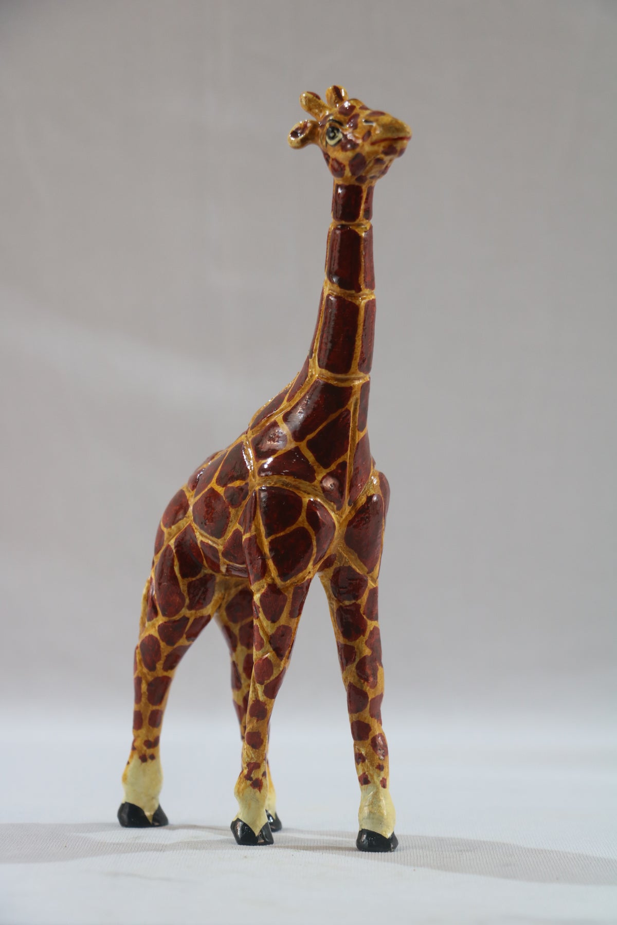 Hand-Painted Wooden Giraffe – Decorative Animal Figurine