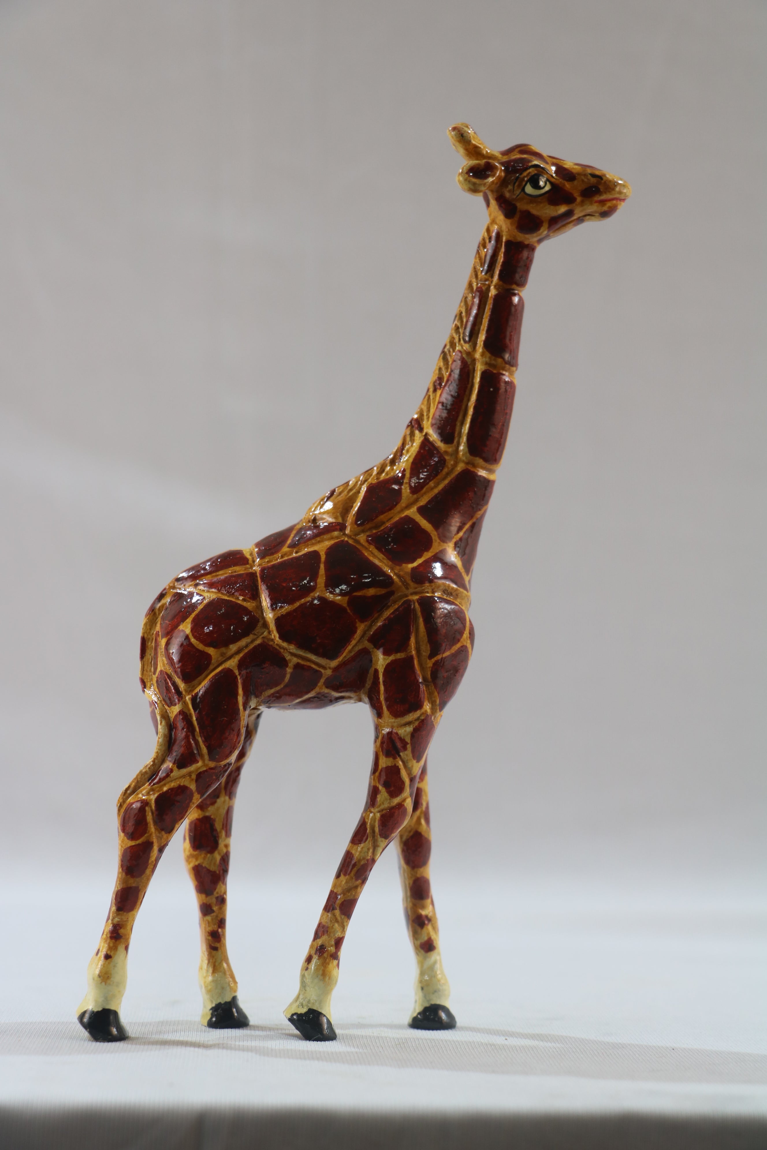 Hand-Painted Wooden Giraffe – Decorative Animal Figurine