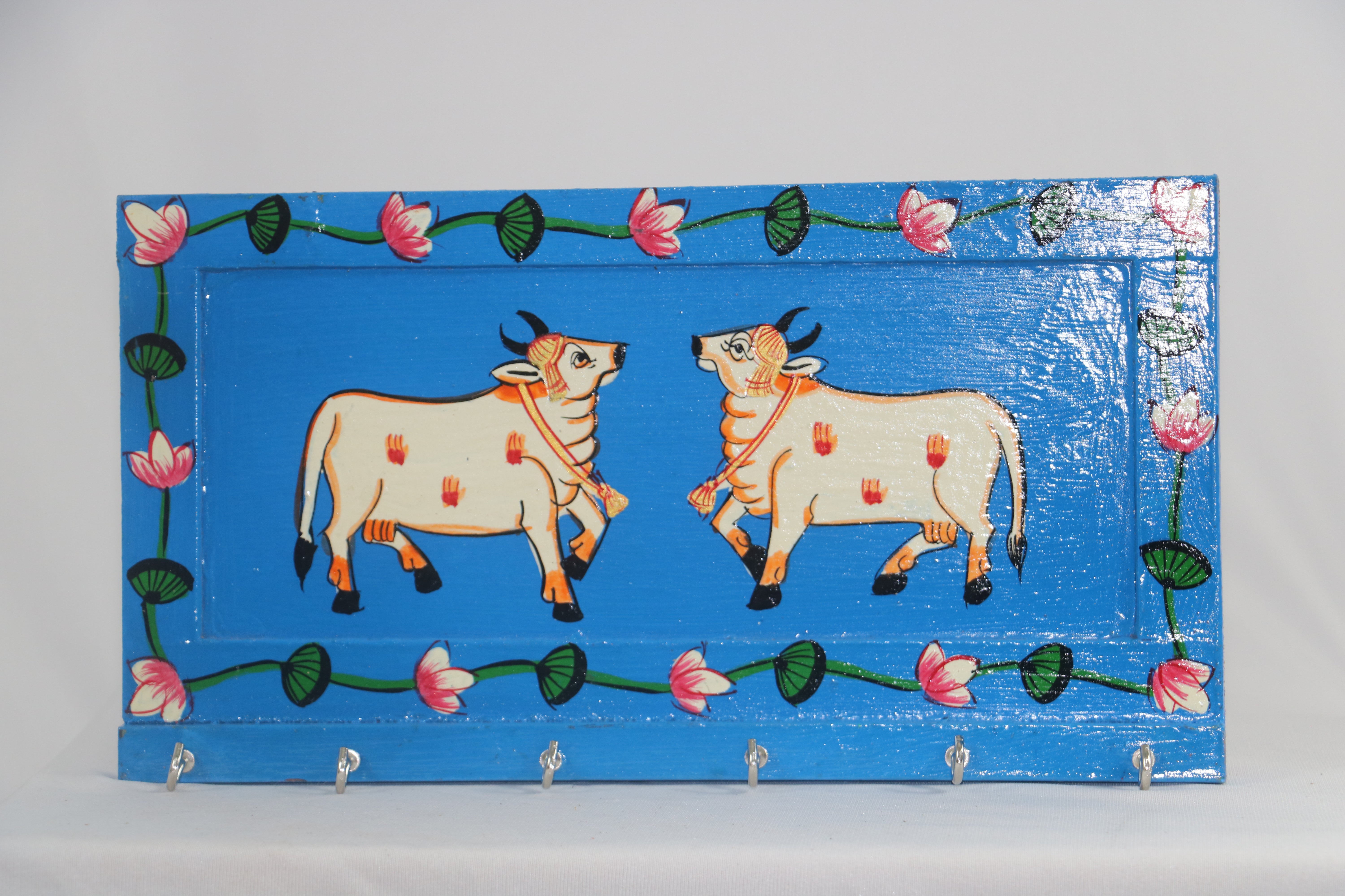 Hand-Painted Wooden Cow Key Hanger – Rustic Wall Organizer