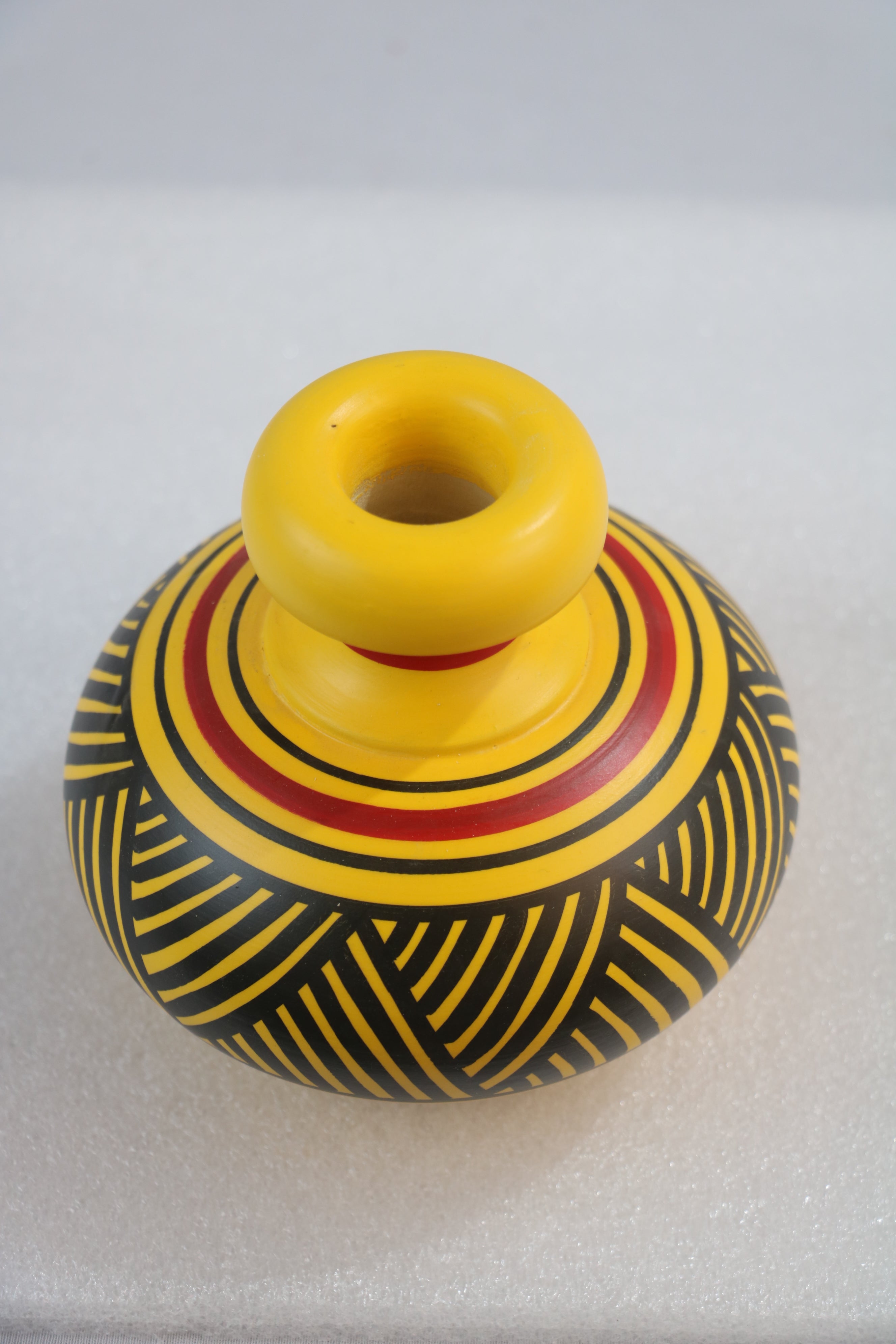 Handcrafted Flower Vase – Non-Toxic Color Finish