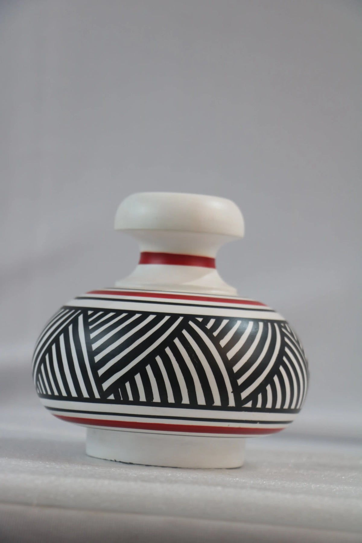 Handcrafted Flower Vase – Non-Toxic Color Finish BHARAT HANDICRAFTS