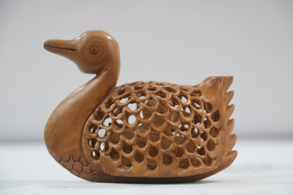Hand-Carved Wooden Duck with Baby – Beautiful Family Sculpture