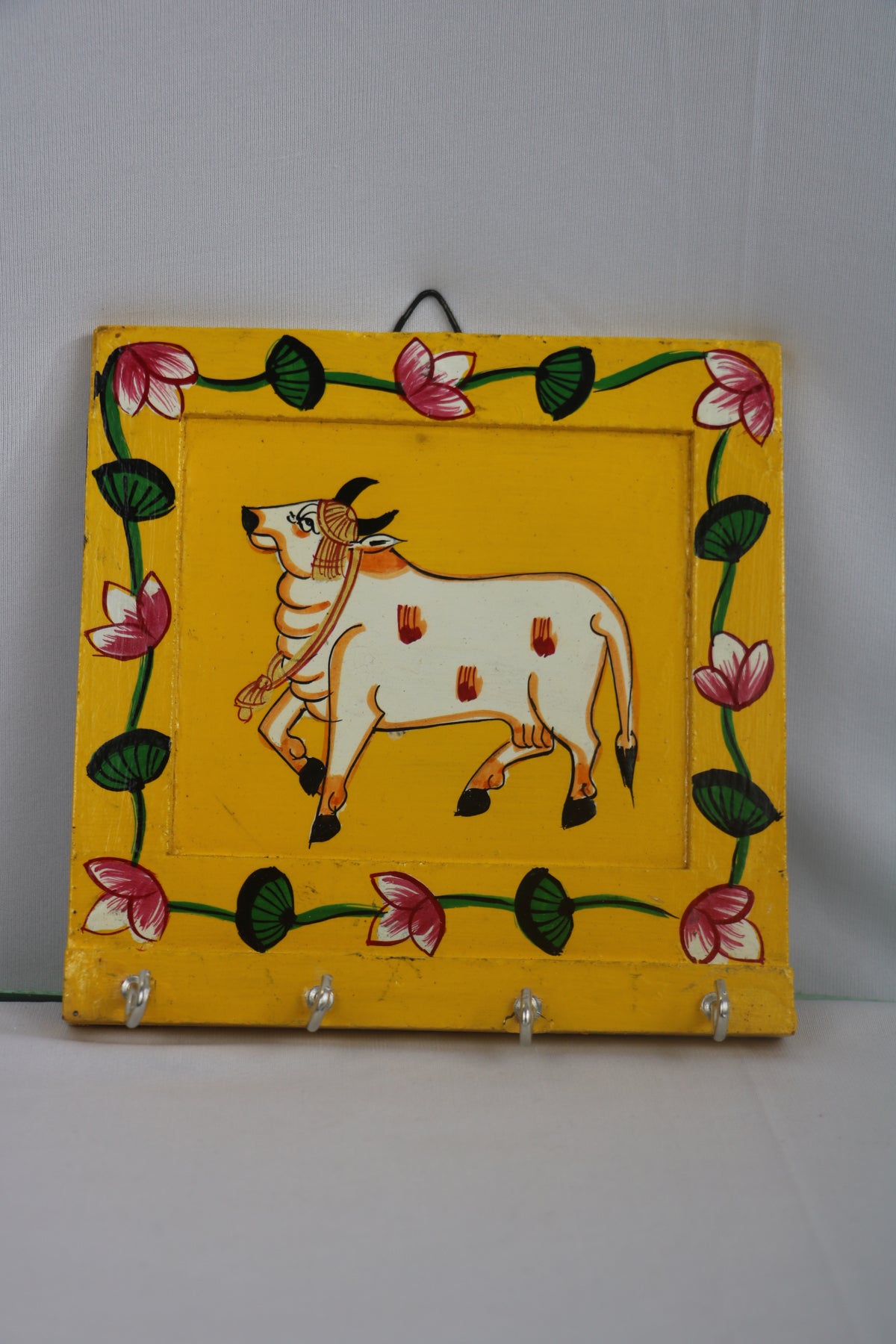 Hand-Painted Wooden Cow Key Hanger – Rustic Wall Organizer