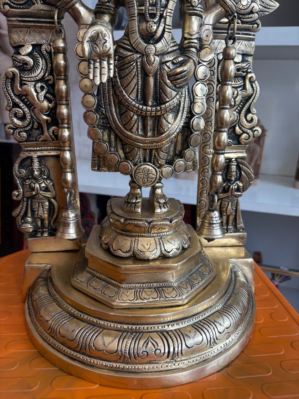 Antique Brass Lord Venkateswara Idol – Tirupati Balaji Statue with Arch for Home Temple