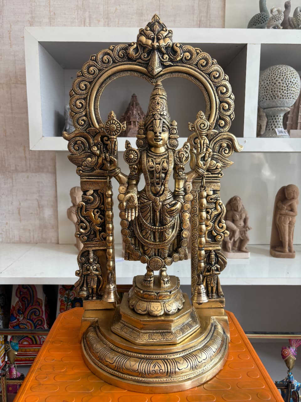 Antique Brass Lord Venkateswara Idol – Tirupati Balaji Statue with Arch for Home Temple
