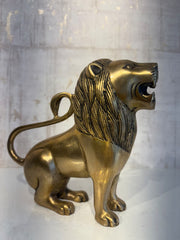 Regal Brass Lion Statue - Majestic Animal Figurine for Home Decor