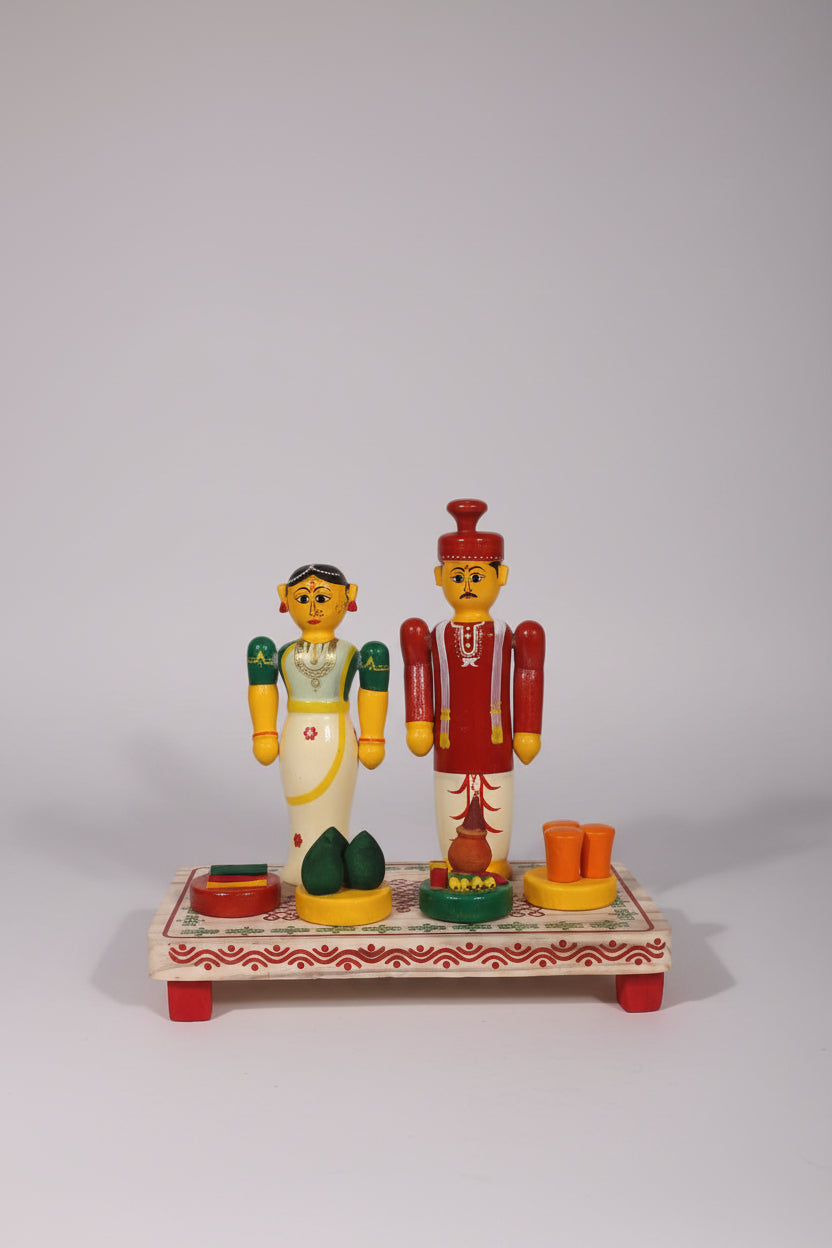Etikoppaka Wedding Couple with Ritual Set   Etikoppaka Lacquerware