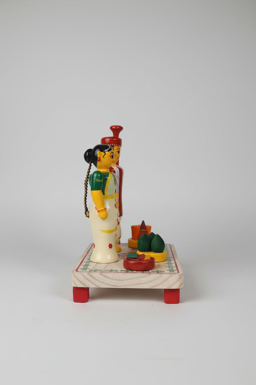 Etikoppaka Wedding Couple with Ritual Set   Etikoppaka Lacquerware
